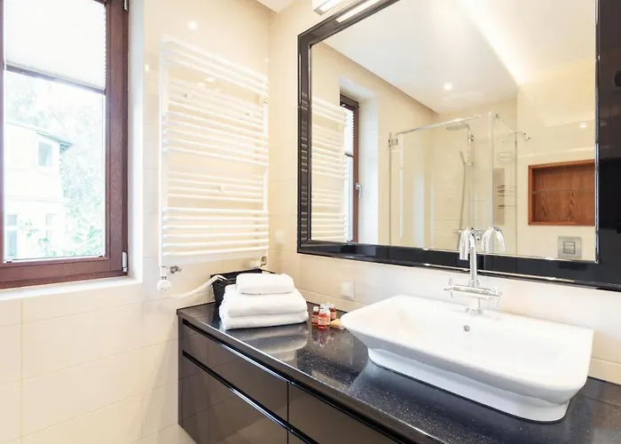 With Terrace In A Luxury Closed Estate By Grand דירה