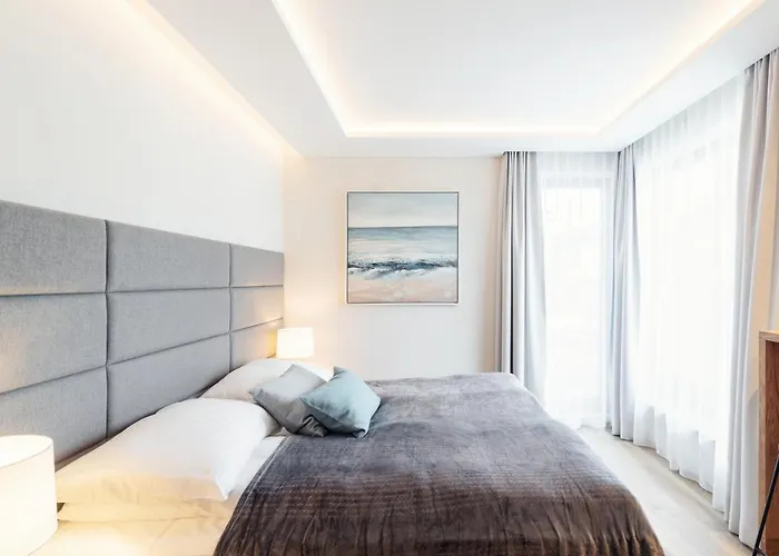 With Terrace In A Luxury Closed Estate By Grand דירה